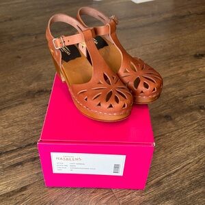 RARE - NIB Swedish Hasbeens Cognac Lacy Sz 38